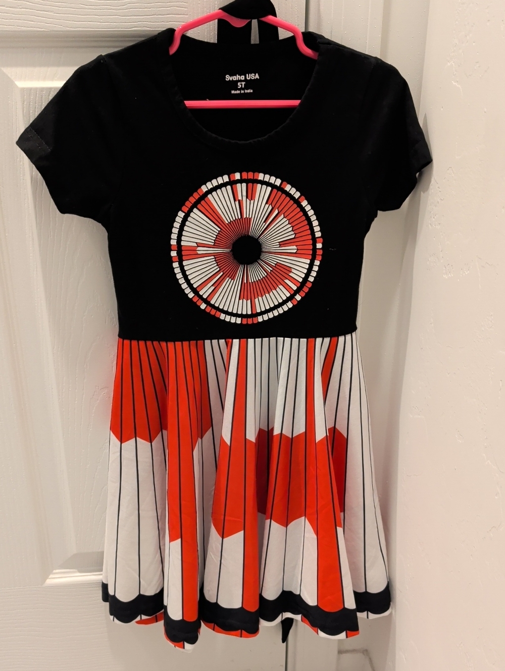 Black & Red Girls' Graphic Pleated Dress